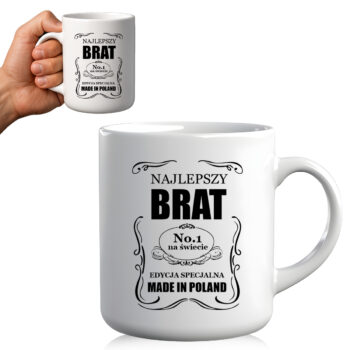 Kubek z napisem „Najlepszy brat – No.1 na świecie” trzymany w dłoni