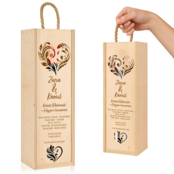 Drewniana skrzynka na wino z wyciętym sercem i humorystycznym grawerem – prezent z personalizacją