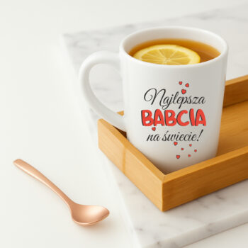kubek dla babci z serduszkami – klasyczny upominek