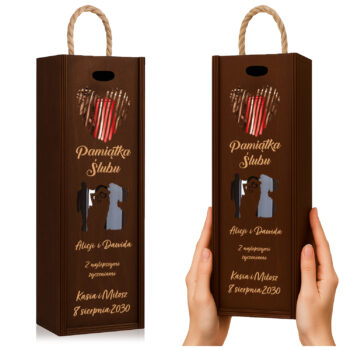 Brązowe pudełko na wino z rączką sznurkową i kolorowym nadrukiem „Pamiątka Ślubu” z sercem z róż, imionami pary młodej oraz datą.