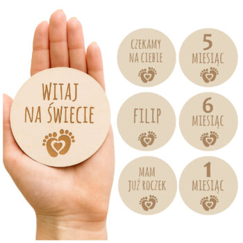 Drewniane tabliczki miesięczne z personalizacją imieniem dziecka – zestaw 14 tabliczek z grawerem